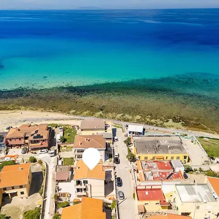 Relaxing 50mt From The Sea